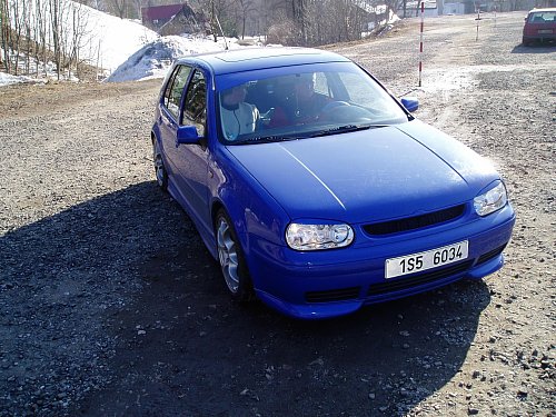 VW Golf 04